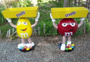 ماکت تبلیغاتی نمایشگاهی فایبرگلاس و فلز شرکت اسمارتیز m&m